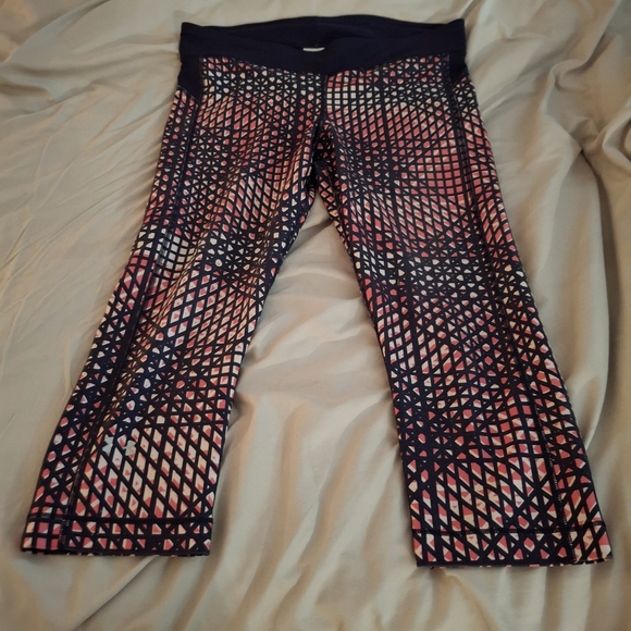 Under Armour Women's Navy and Red Patterned Leggings - Picture 3 of 6